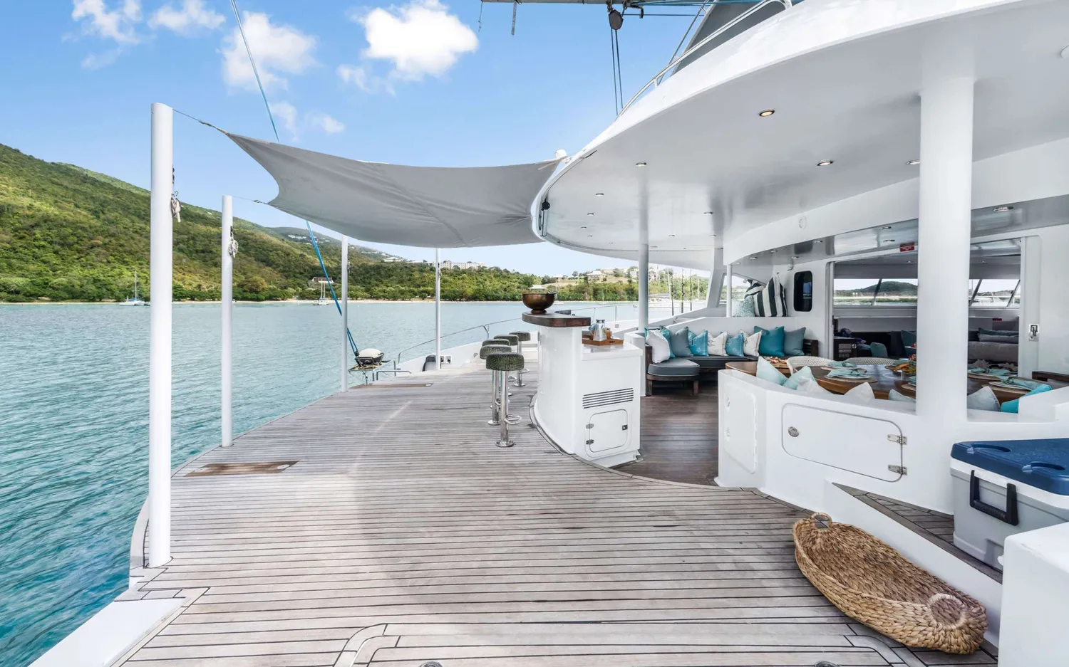 yacht-163828