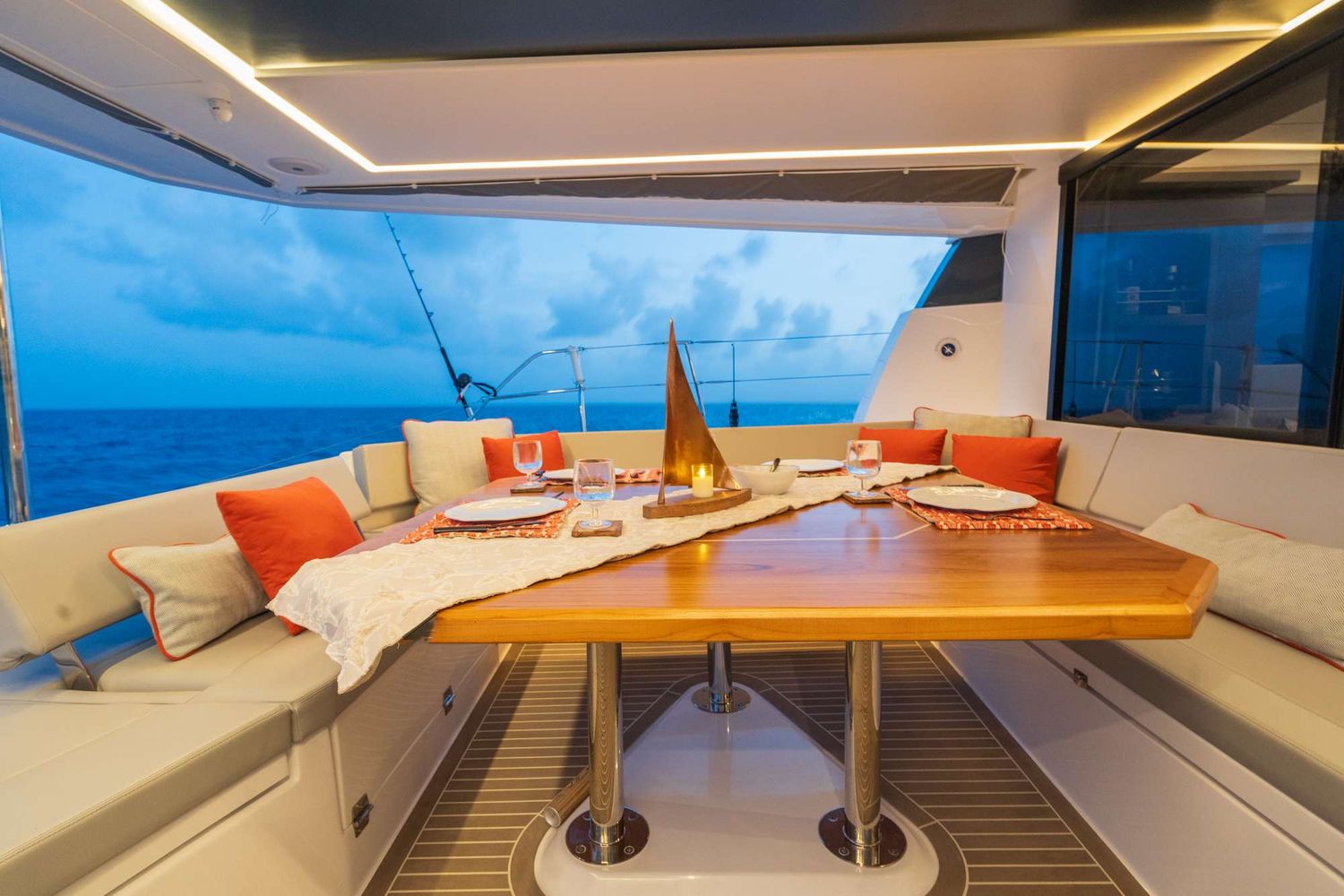 yacht-548367