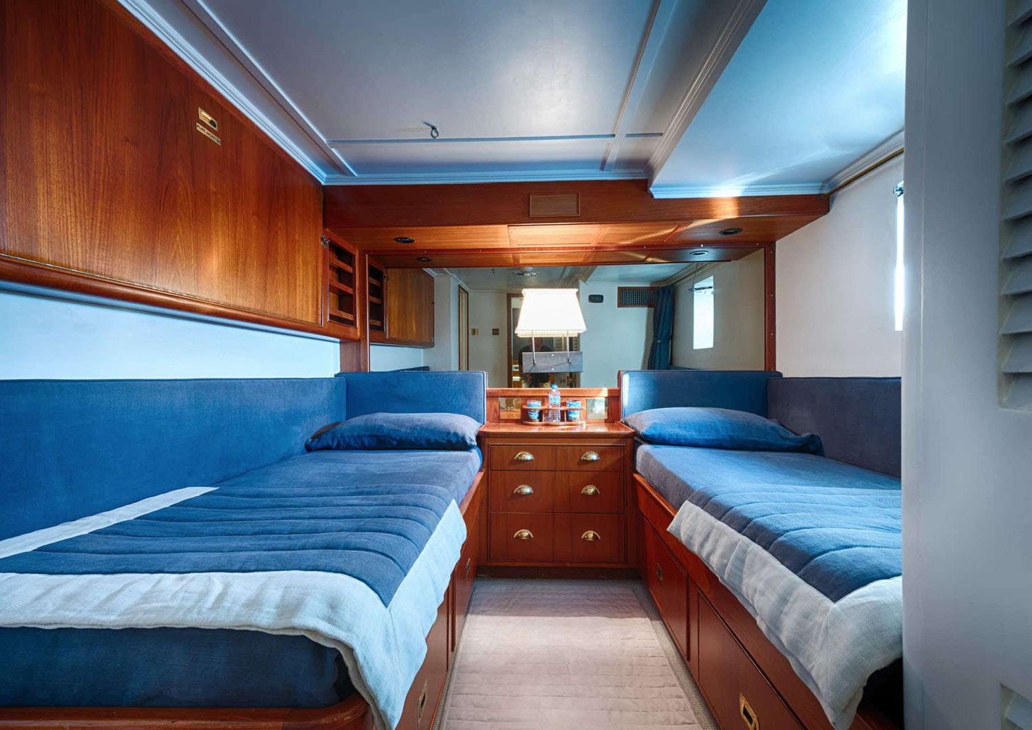yacht-163885