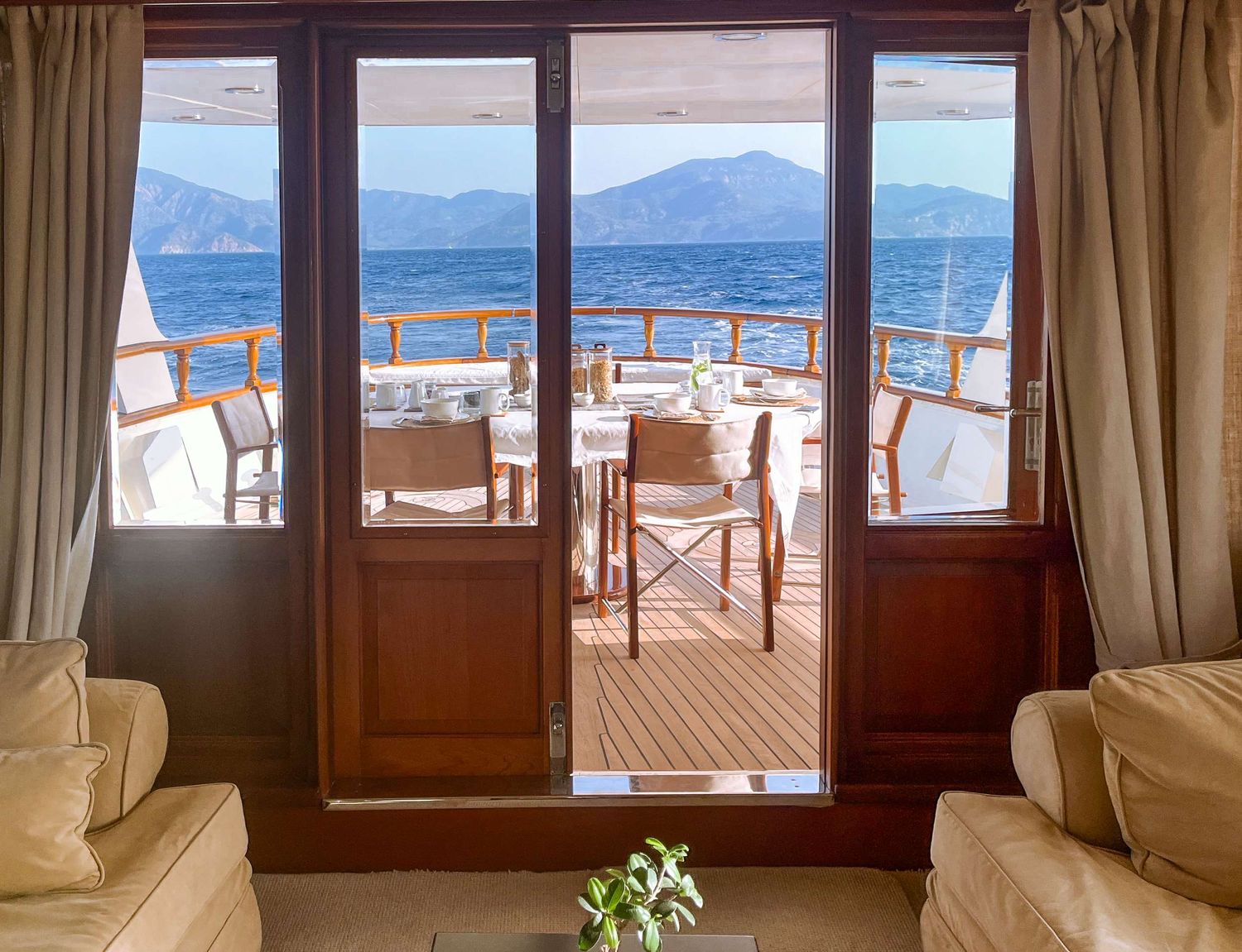 yacht-163894