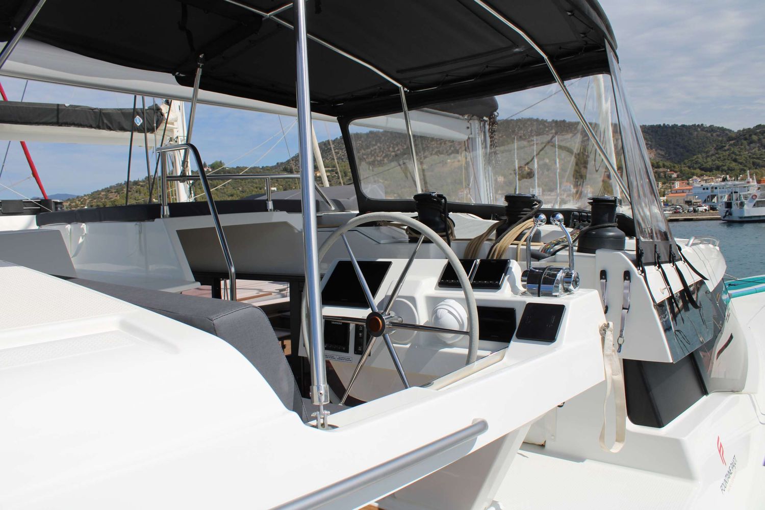 yacht-341501
