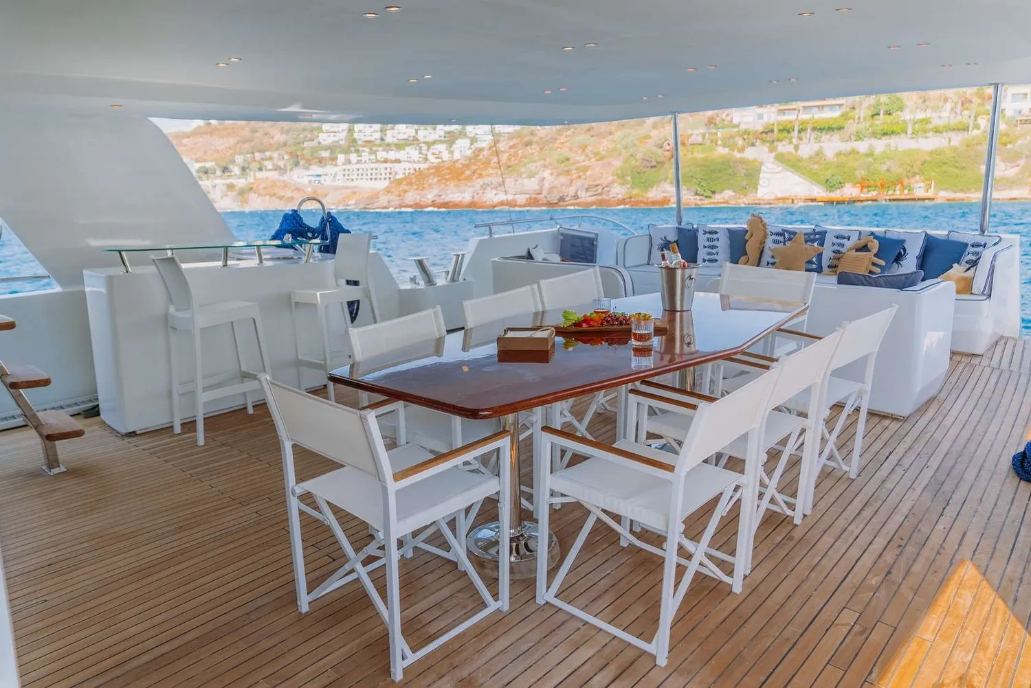 yacht-254000