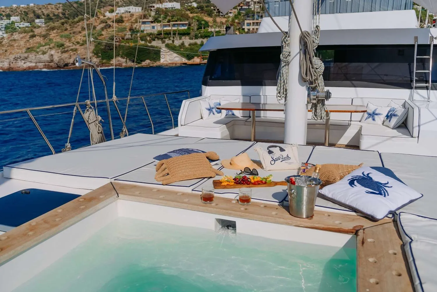 yacht-254002