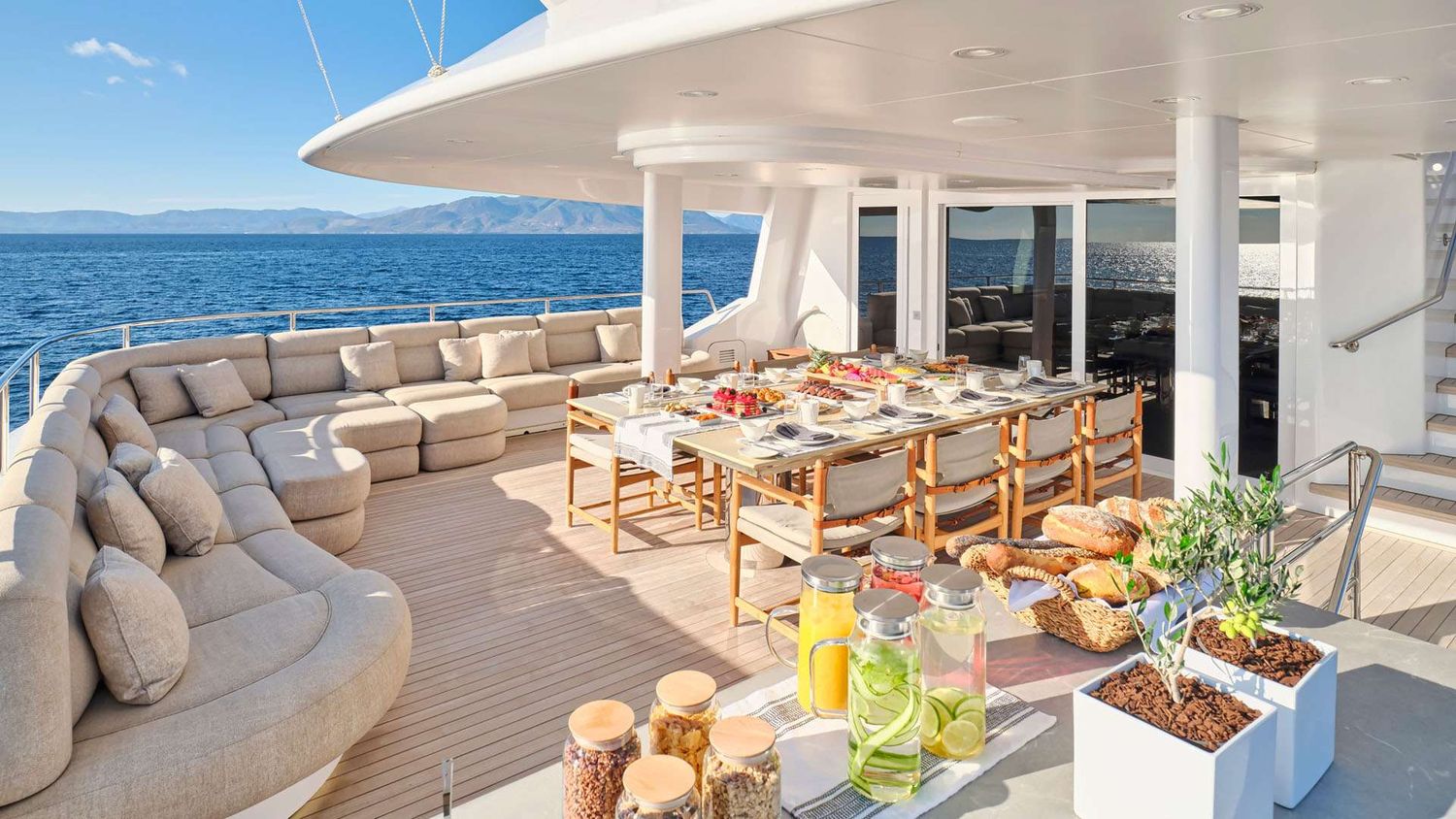 yacht-460024