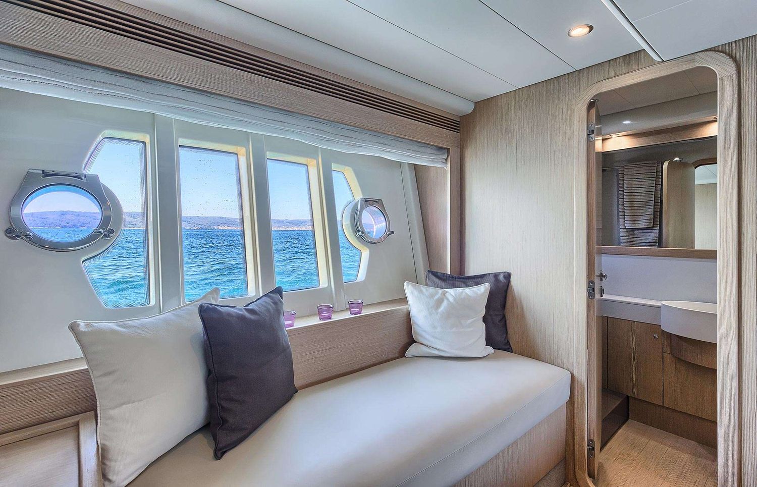 yacht-267504