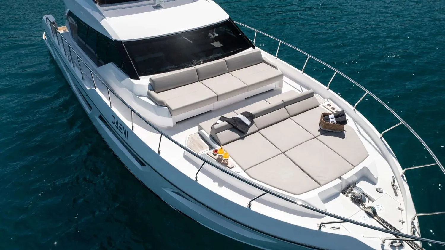 yacht-276382