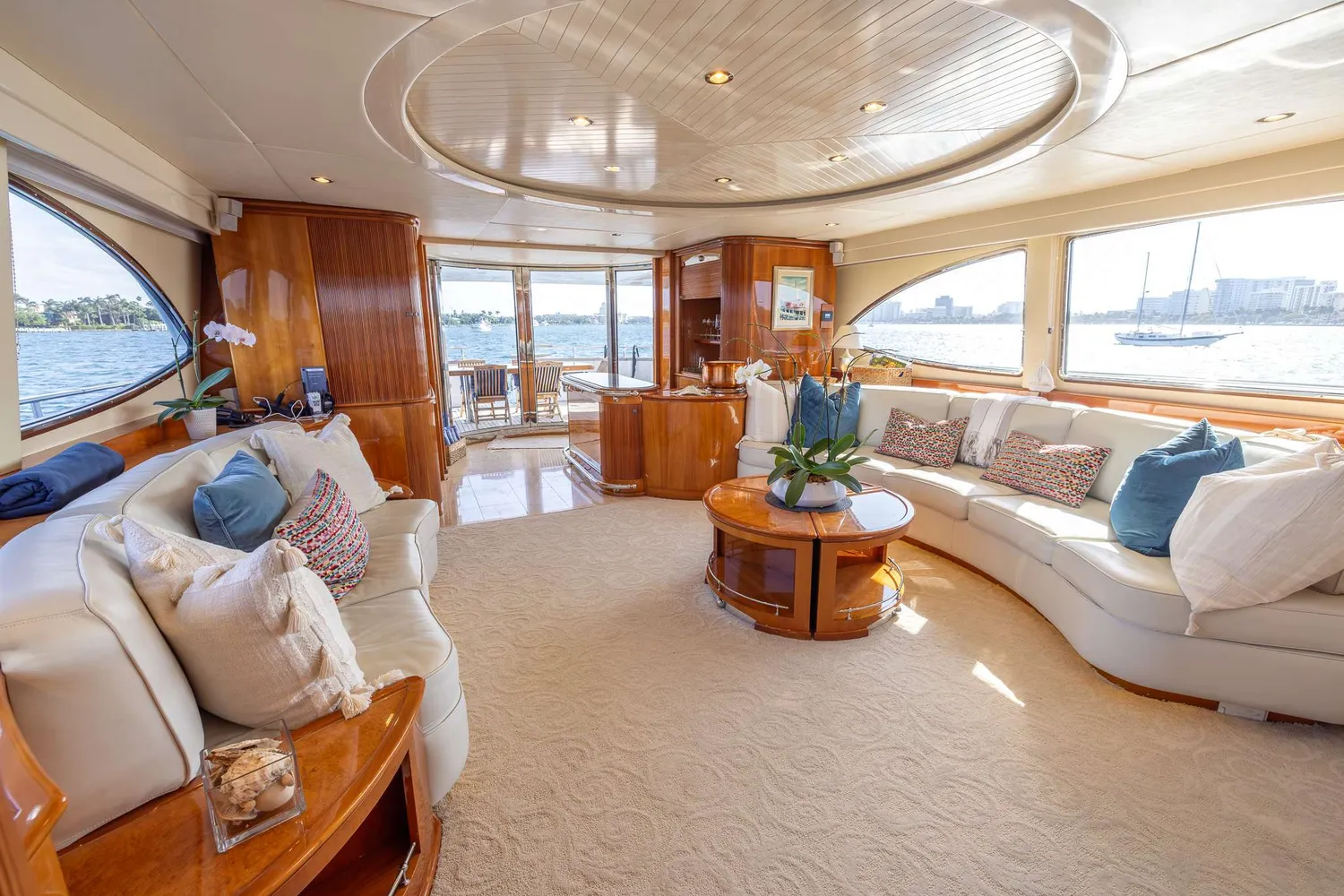 yacht-330310