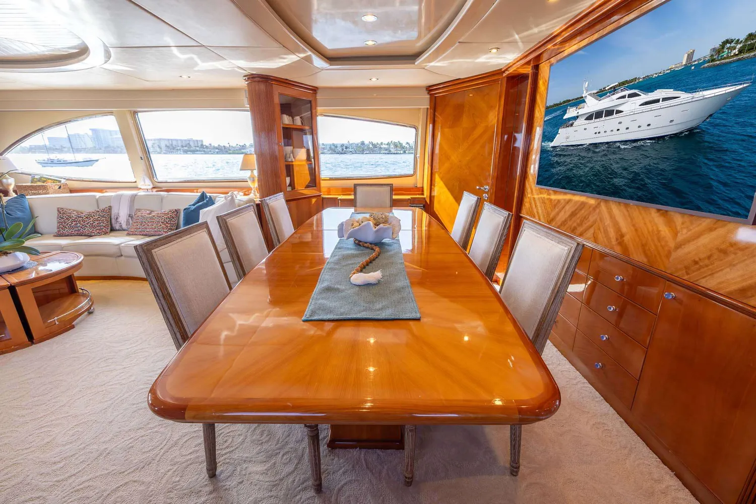 yacht-330311