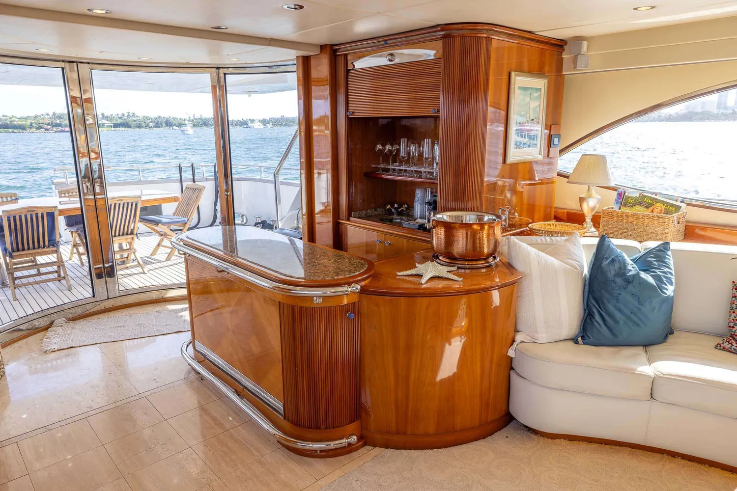 yacht-330312