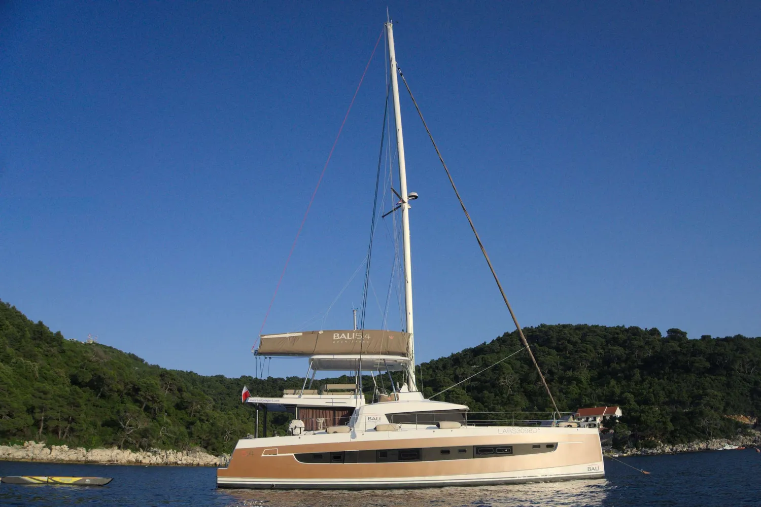 yacht-318313