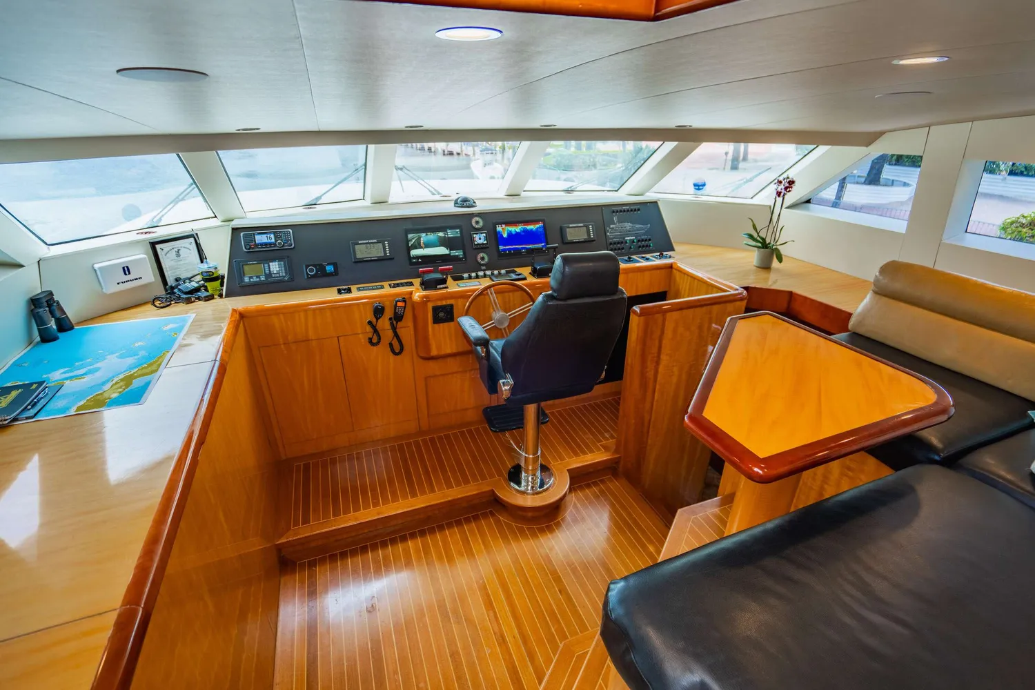 yacht-348819