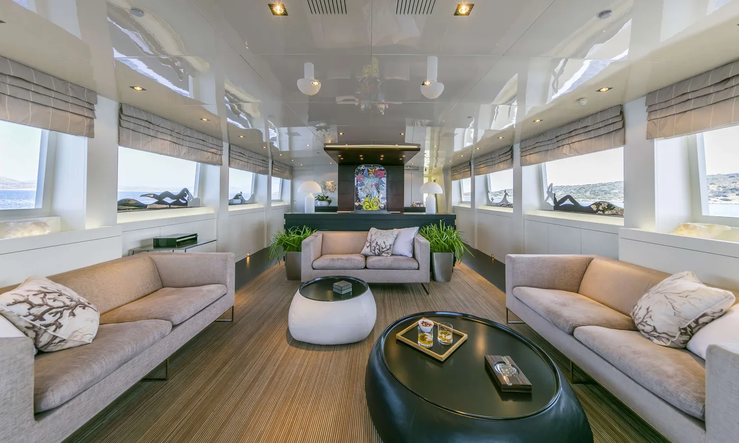 yacht-330319
