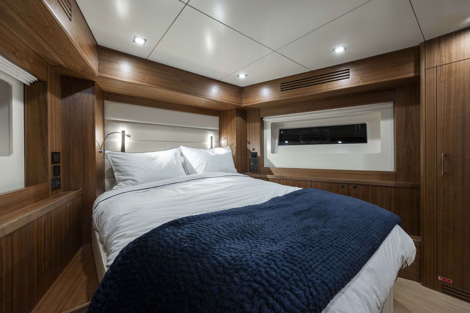 yacht-364813