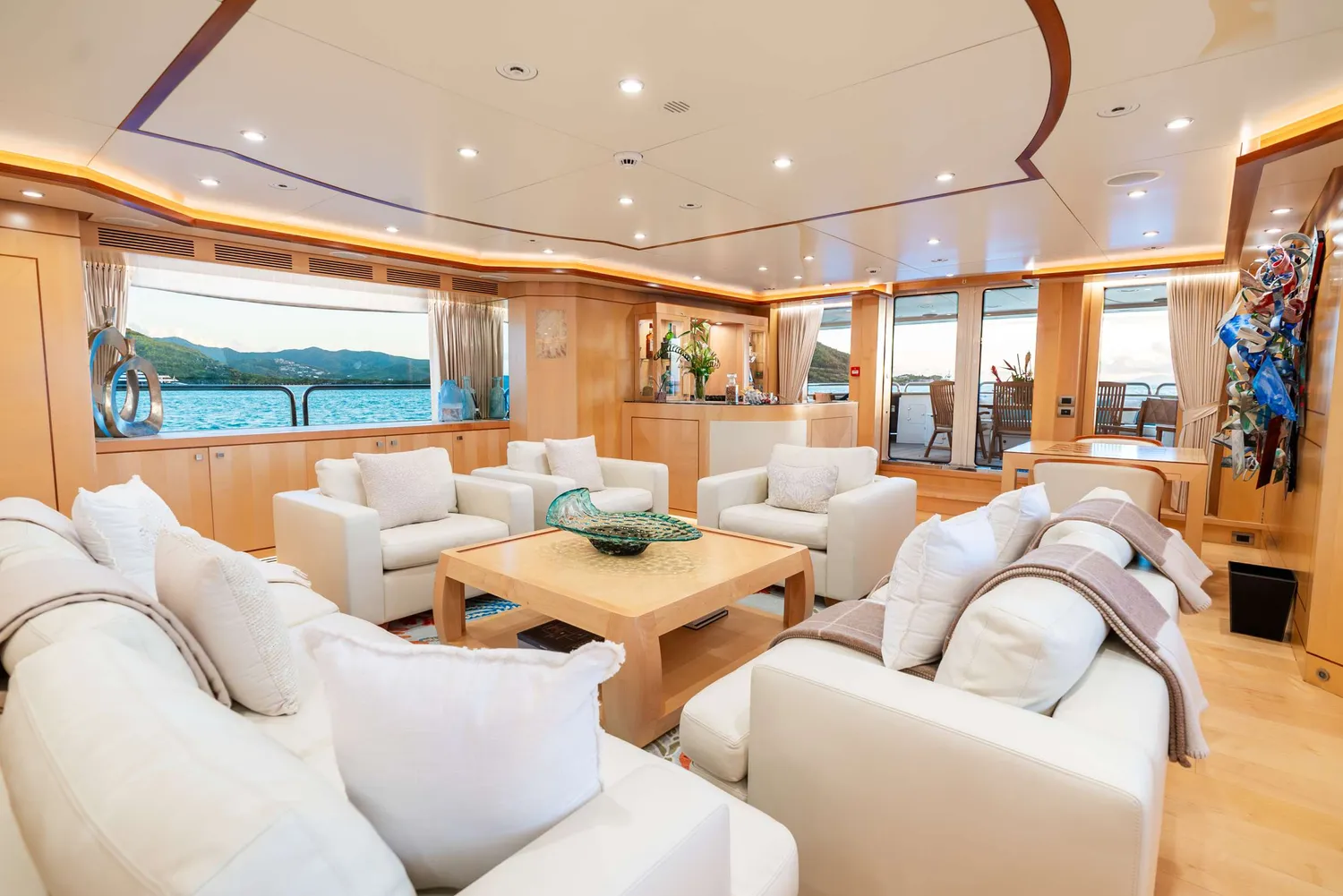 yacht-380745