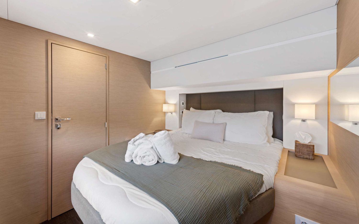 yacht-400819