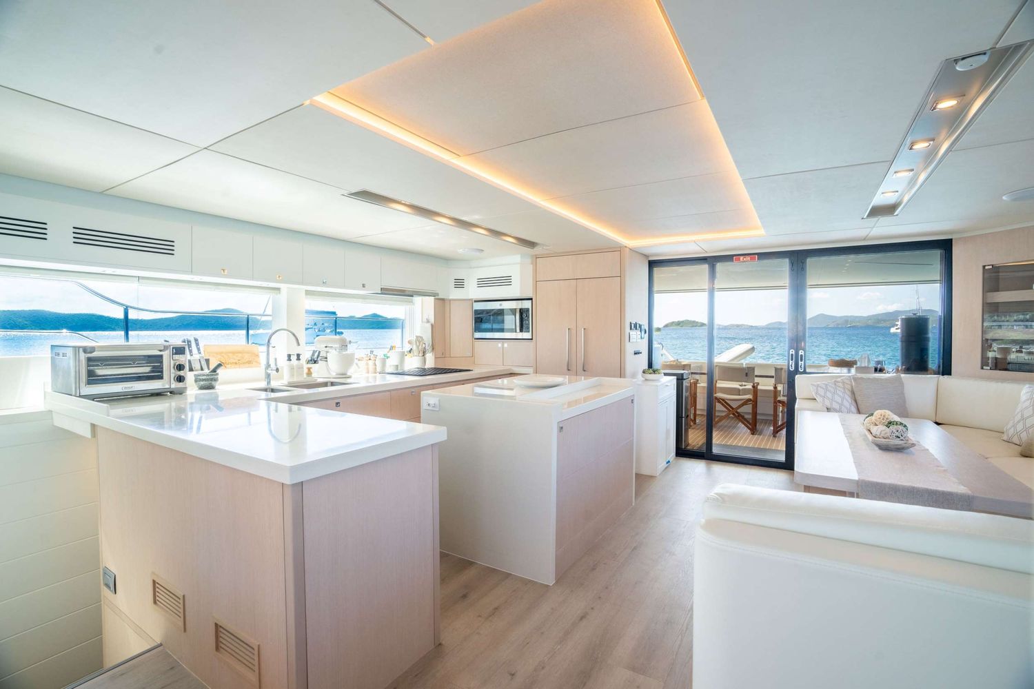 yacht-523094