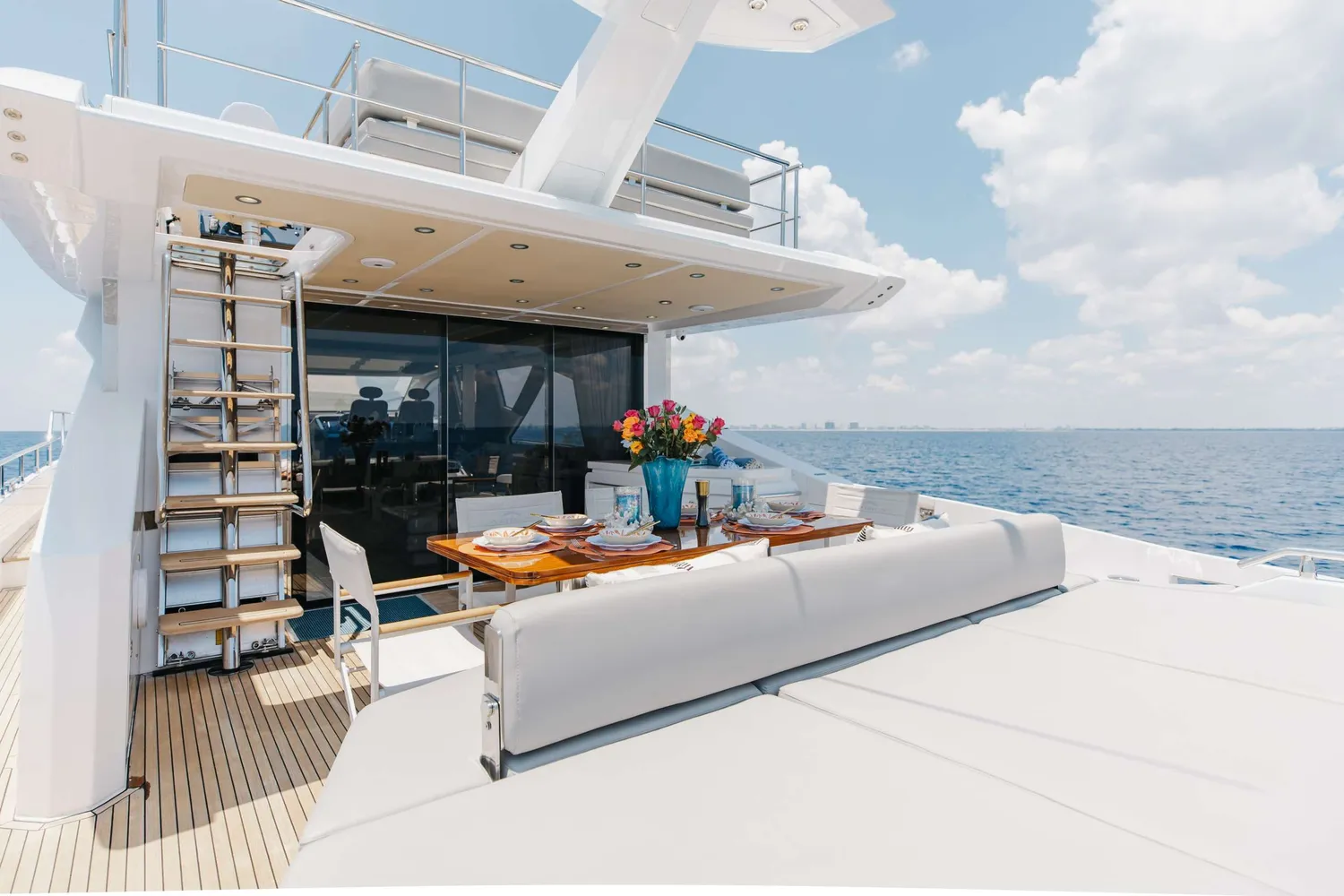 yacht-434918