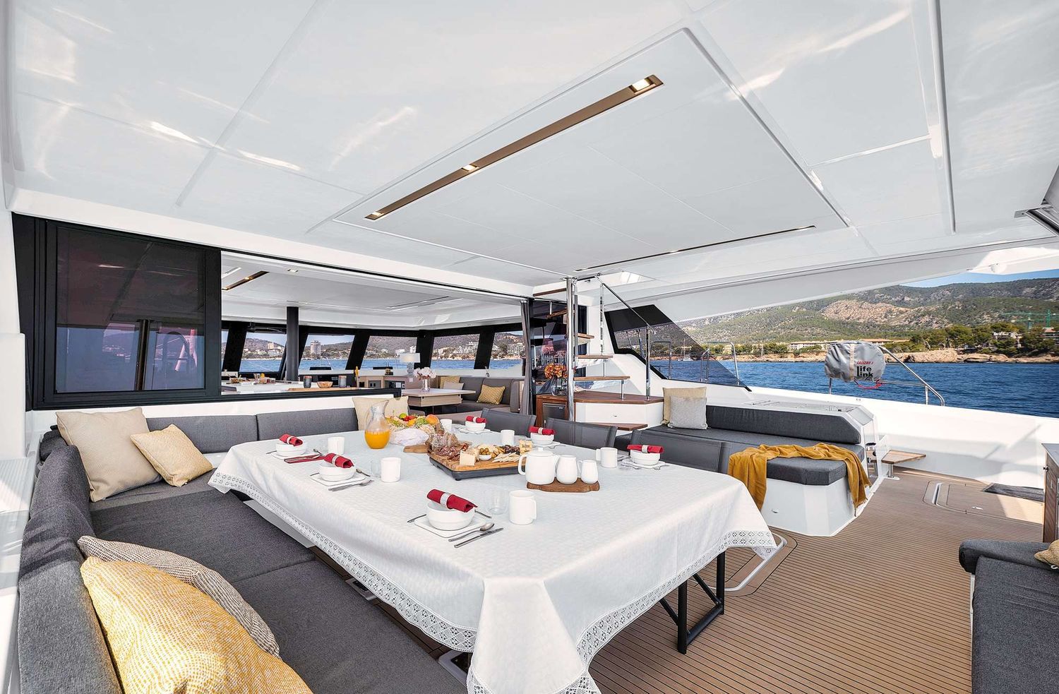 yacht-530834