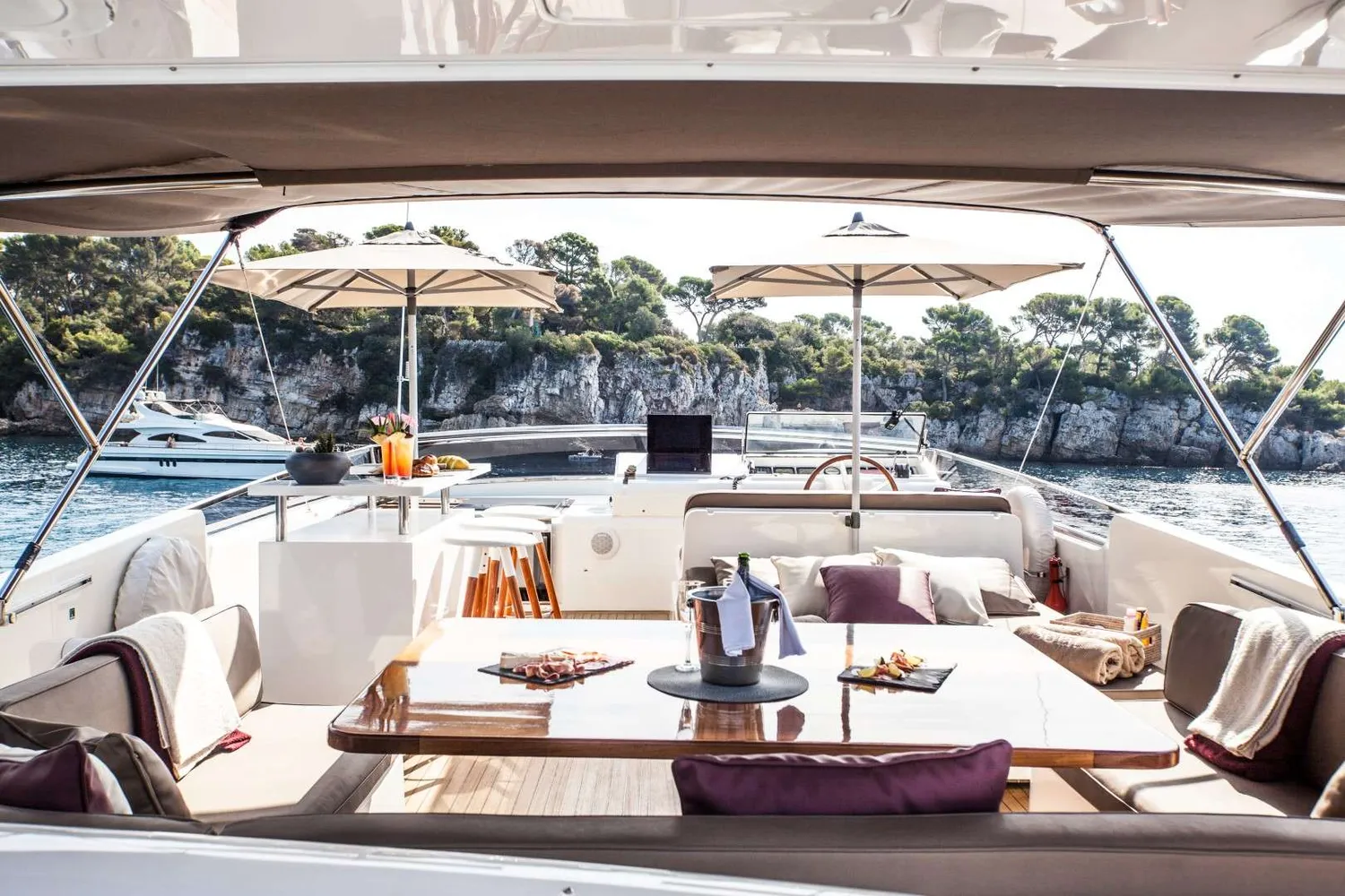 yacht-523419