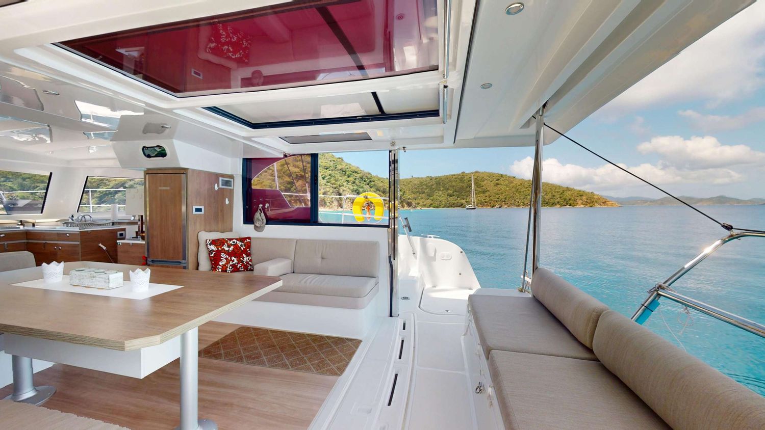 yacht-547608