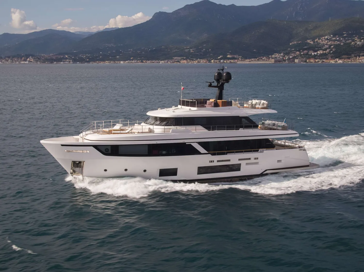yacht-525888