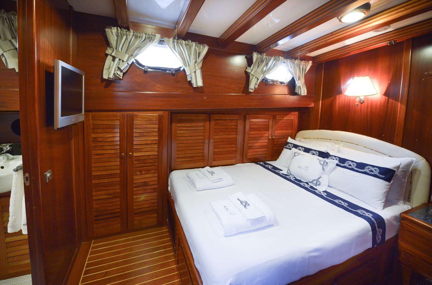 yacht-527013