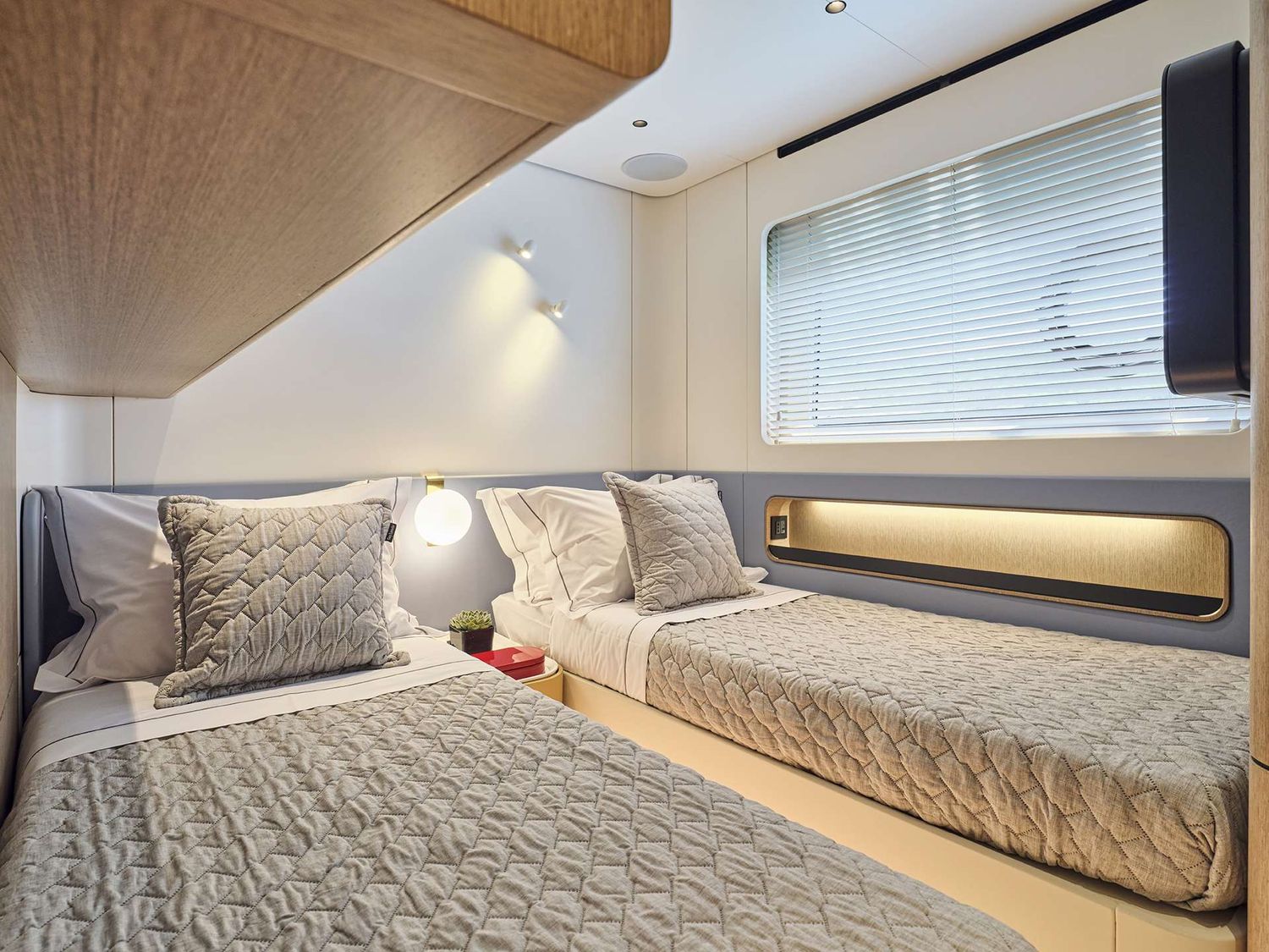 yacht-532201