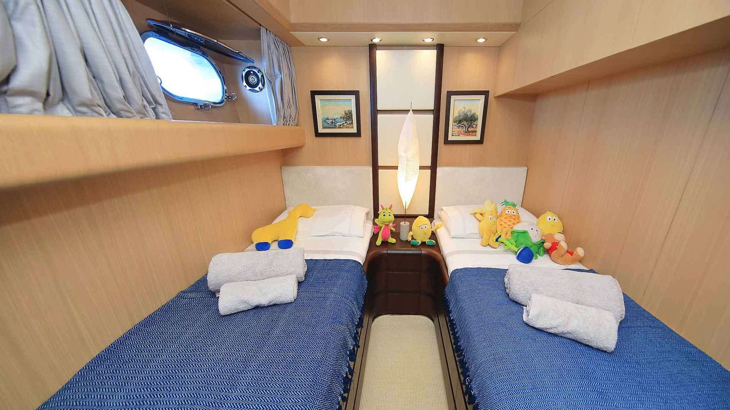 yacht-527716