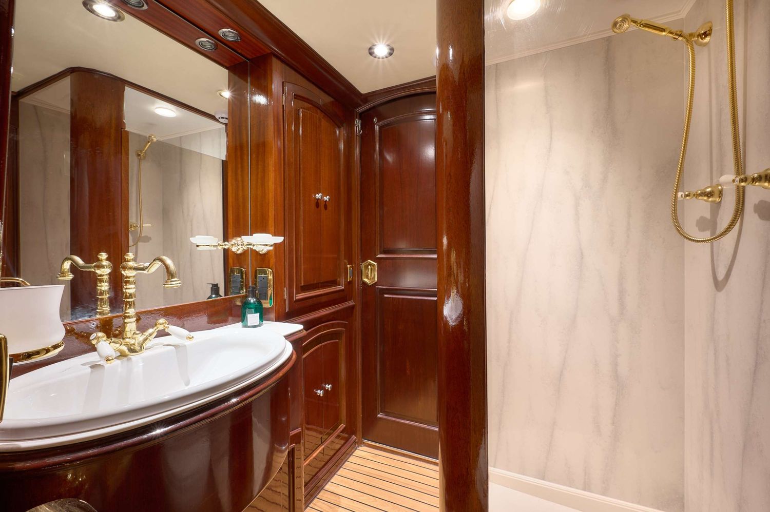 yacht-535901