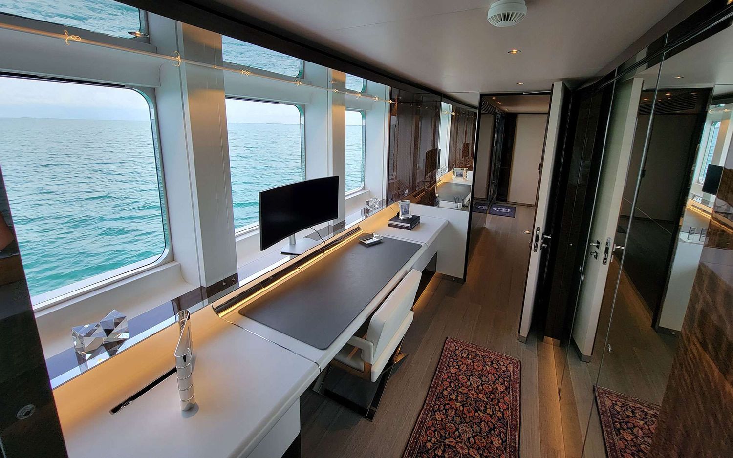 yacht-551316