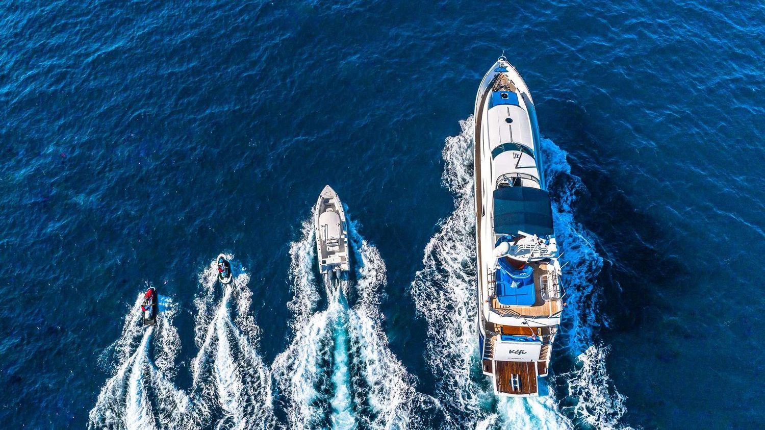 yacht-550807