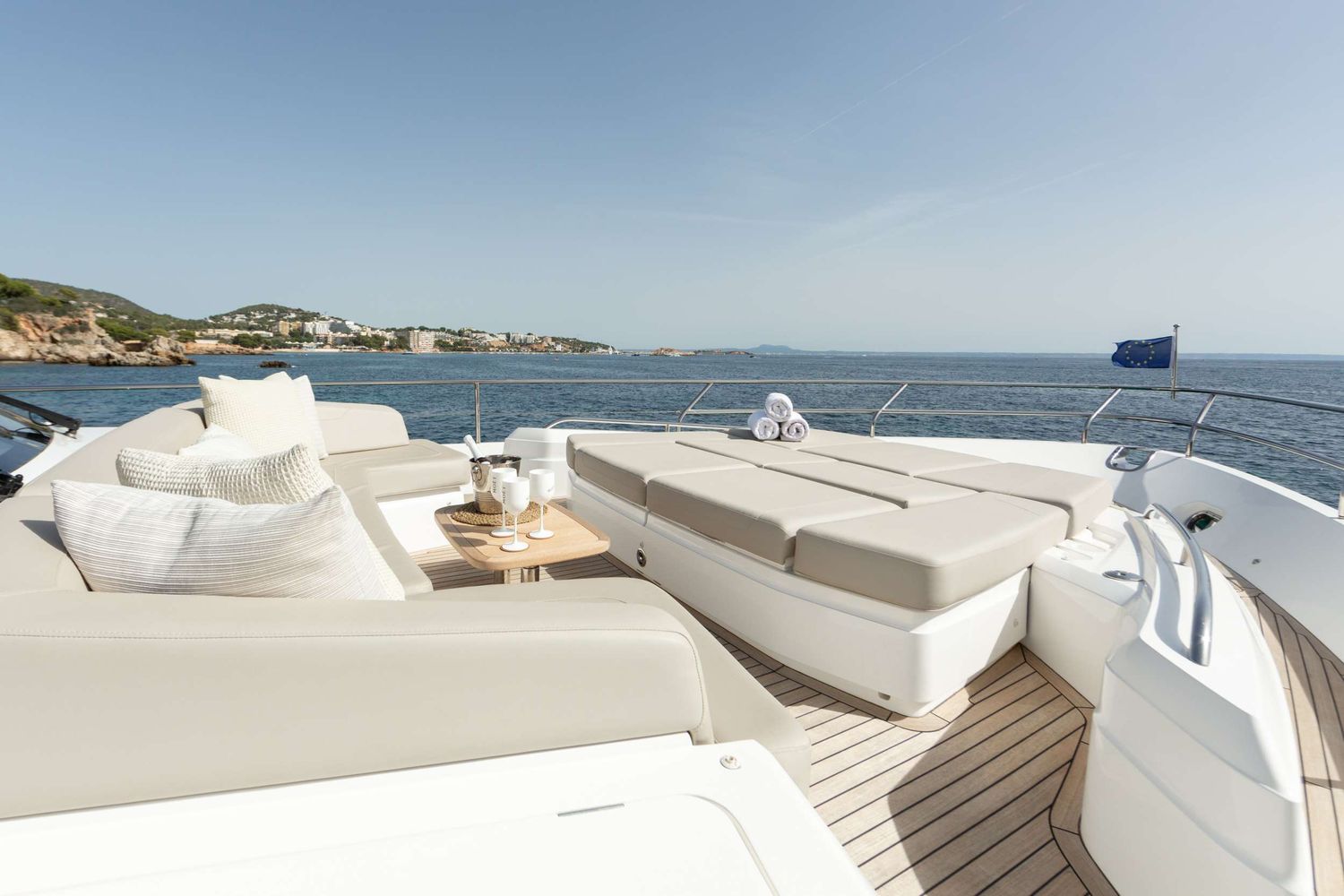yacht-550255