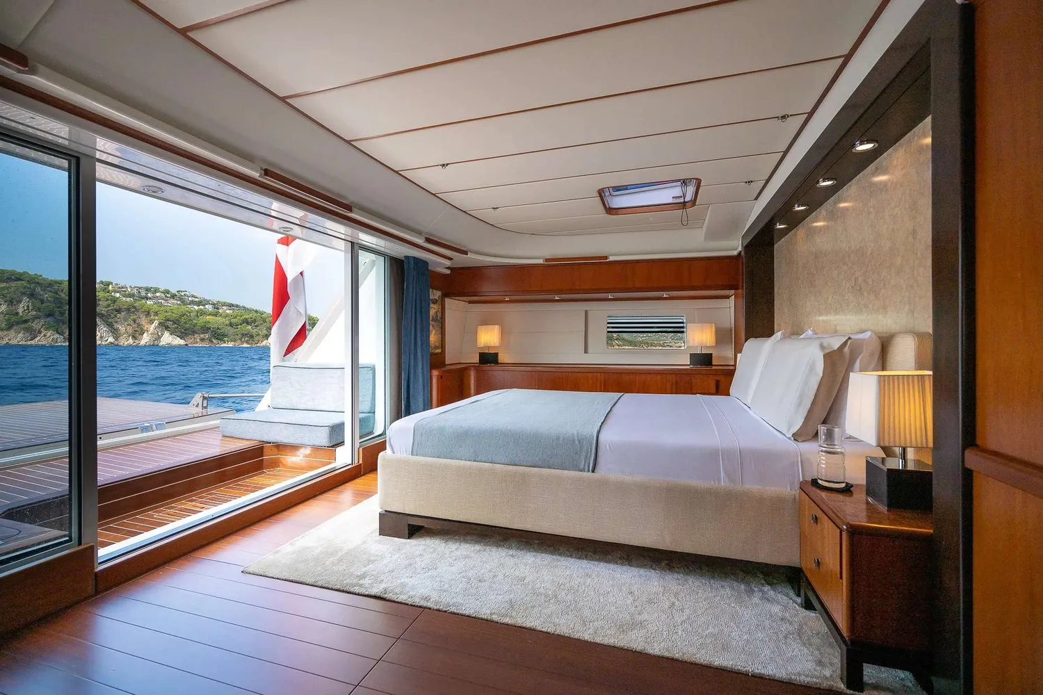 yacht-550029