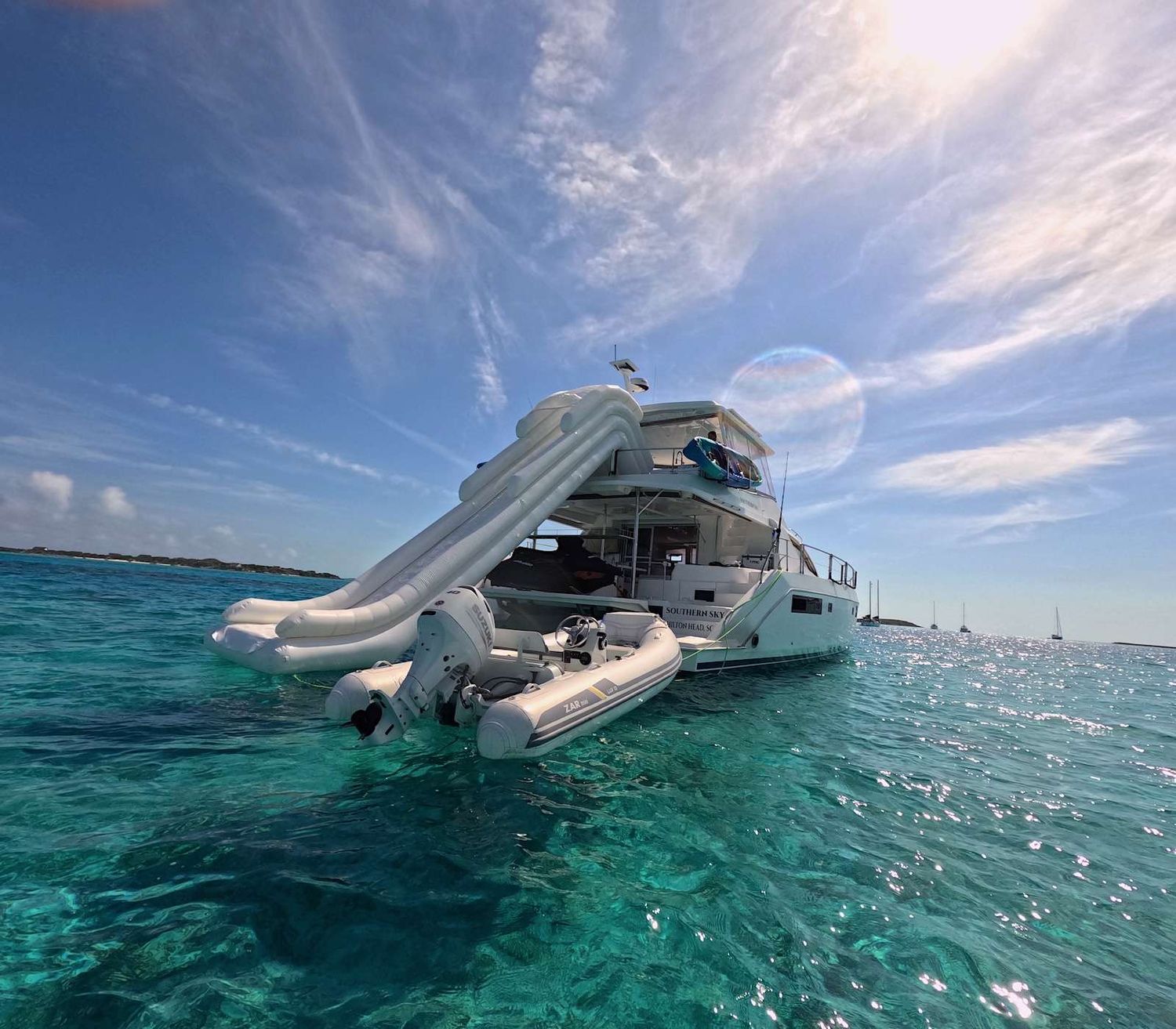 yacht-550648