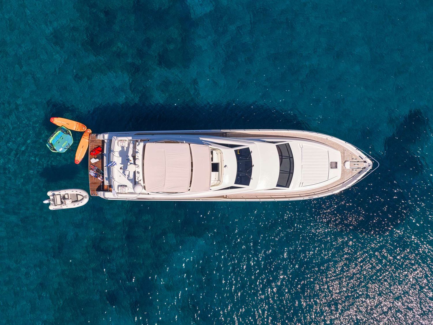 yacht-551345