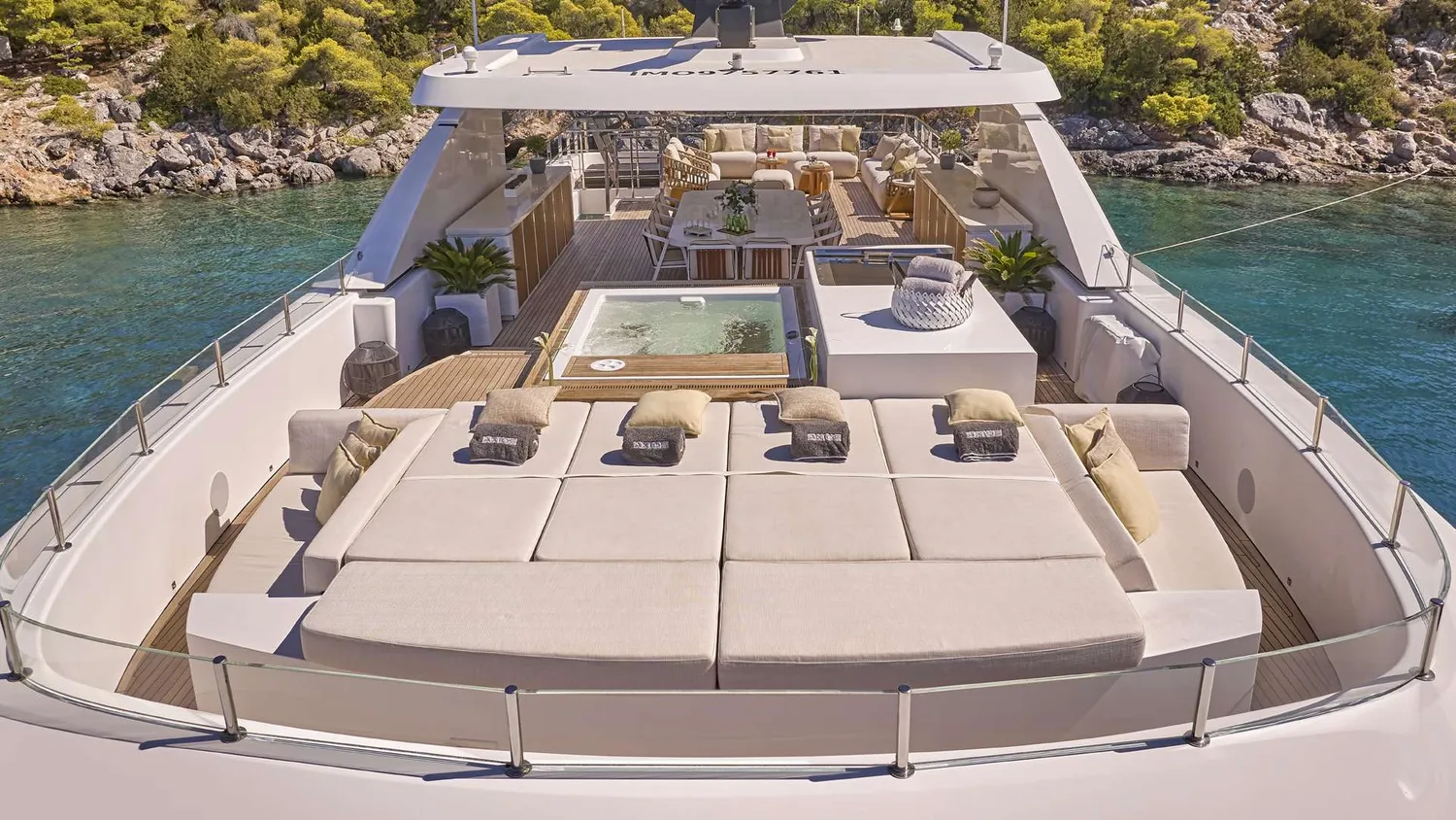 yacht-588913