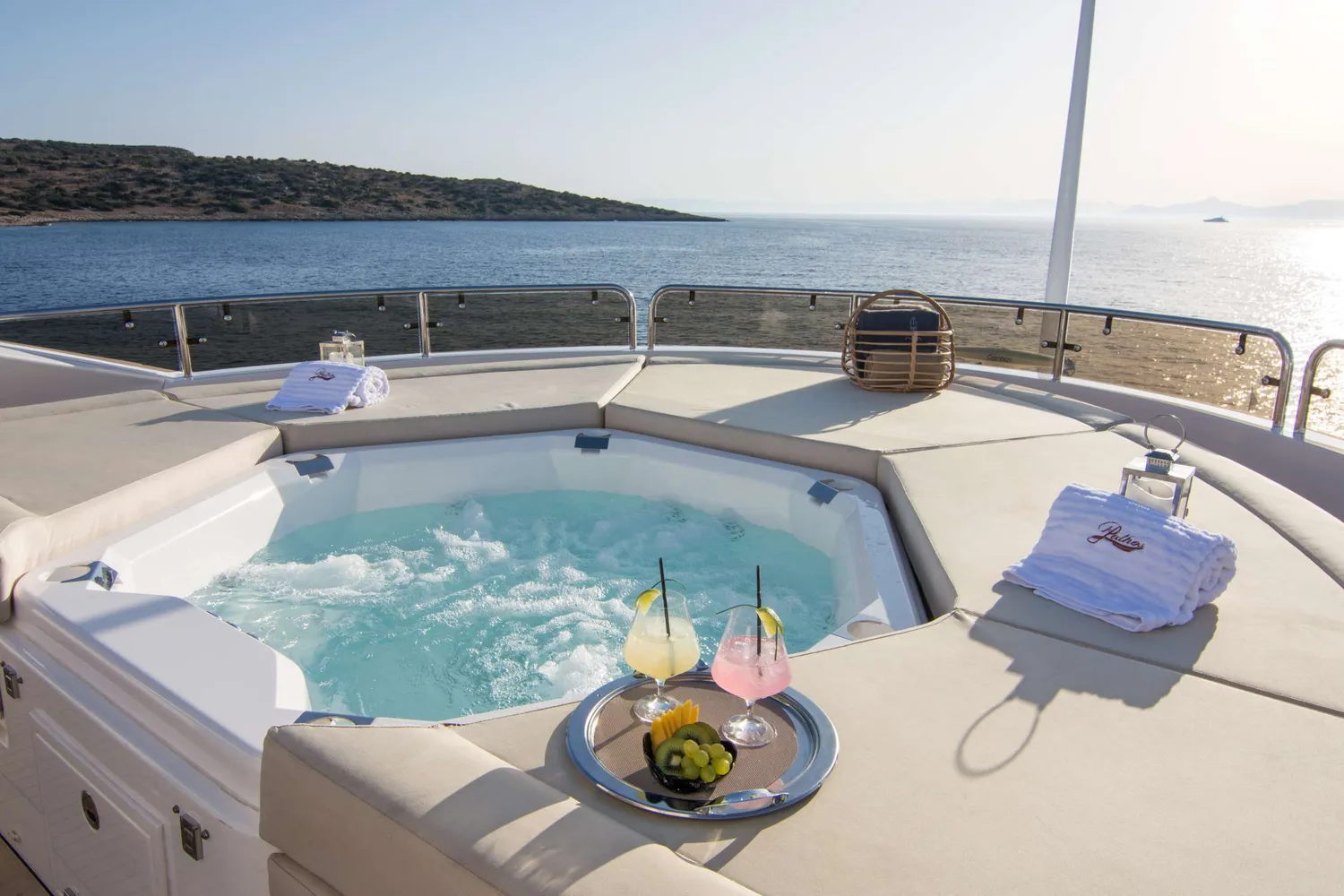 yacht-596733