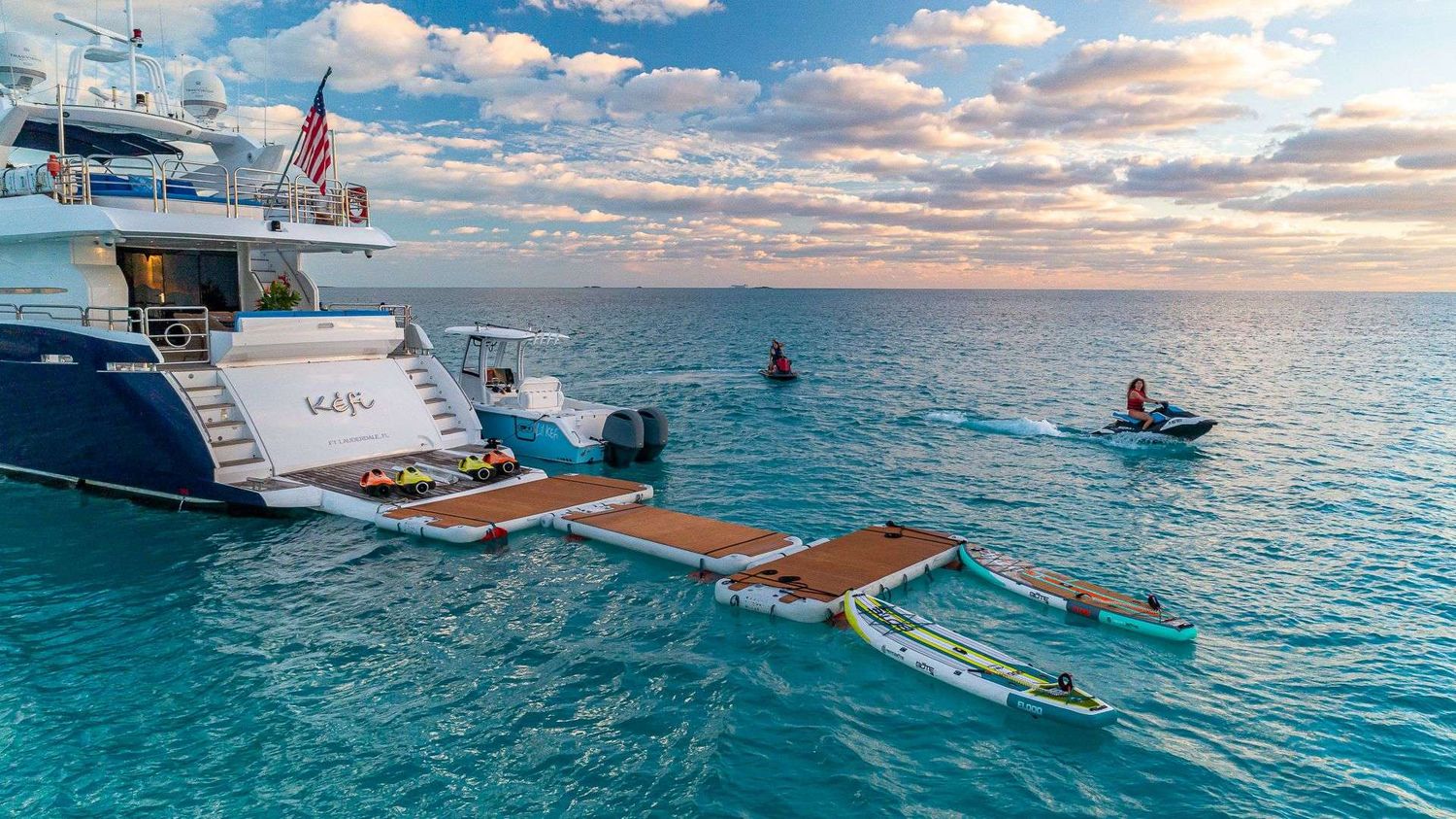 yacht-550809