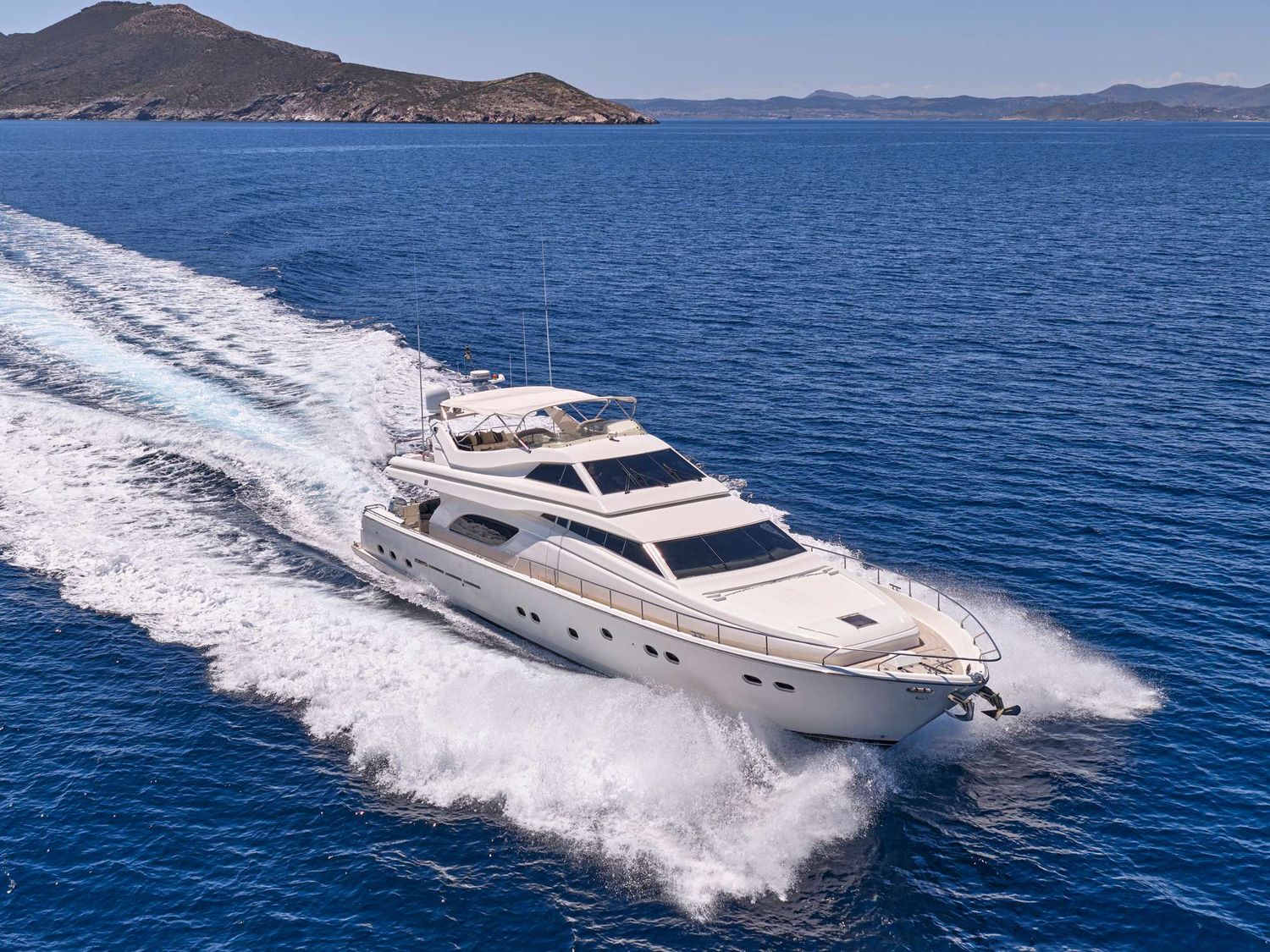 yacht-551347