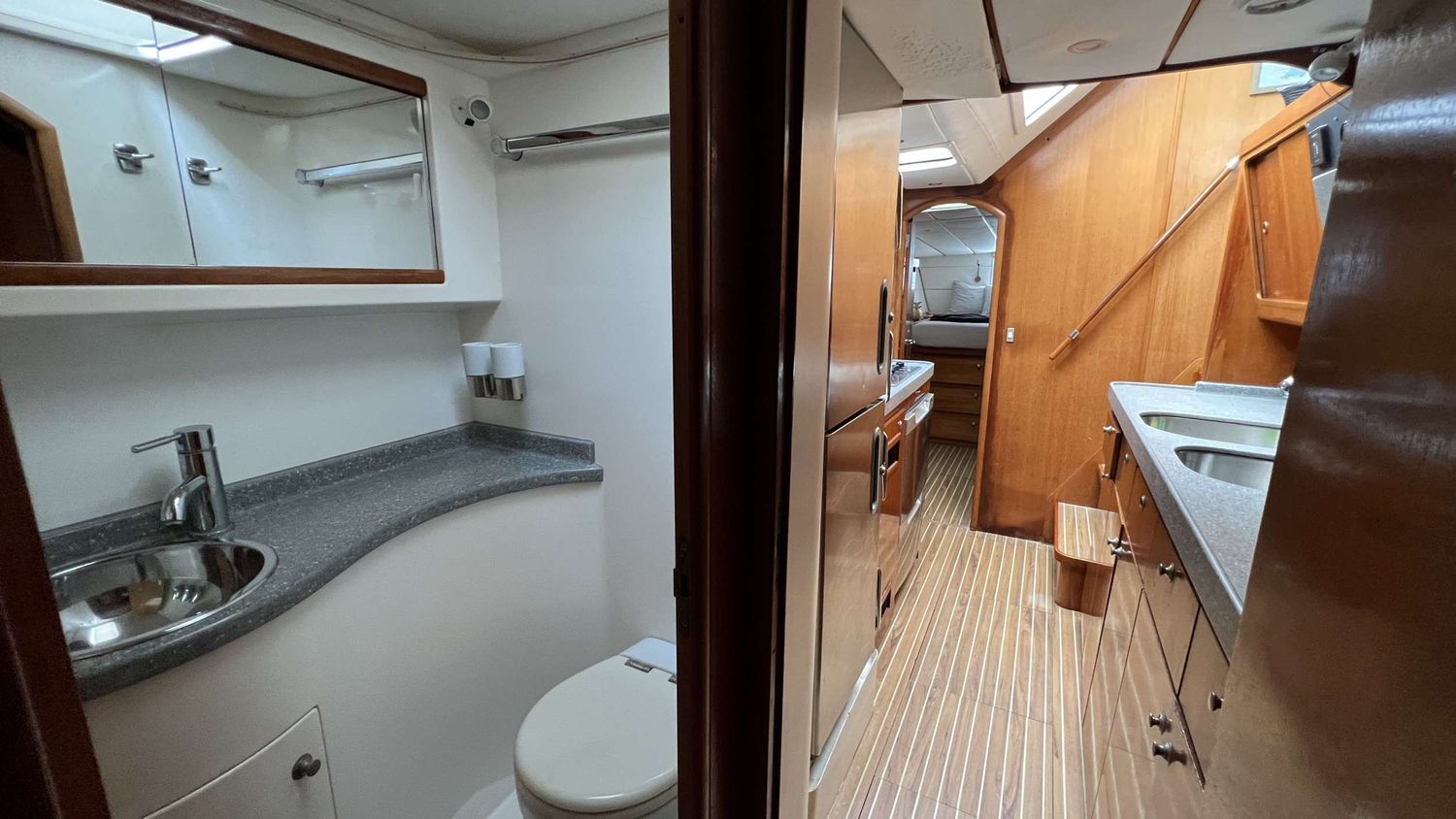 yacht-550416