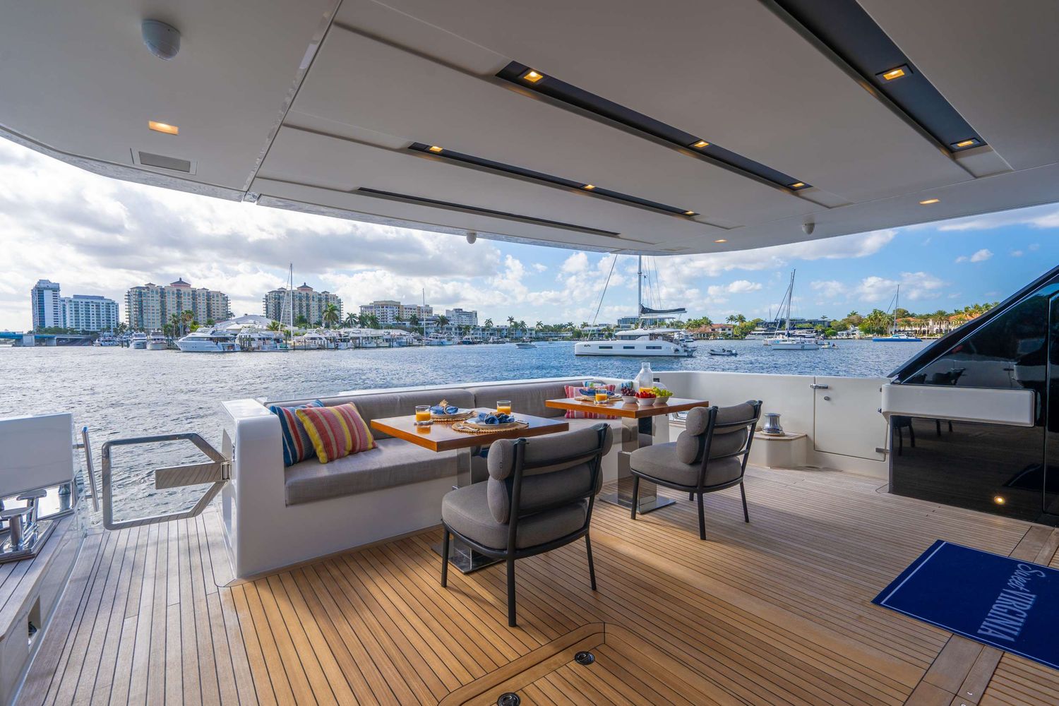 yacht-550569