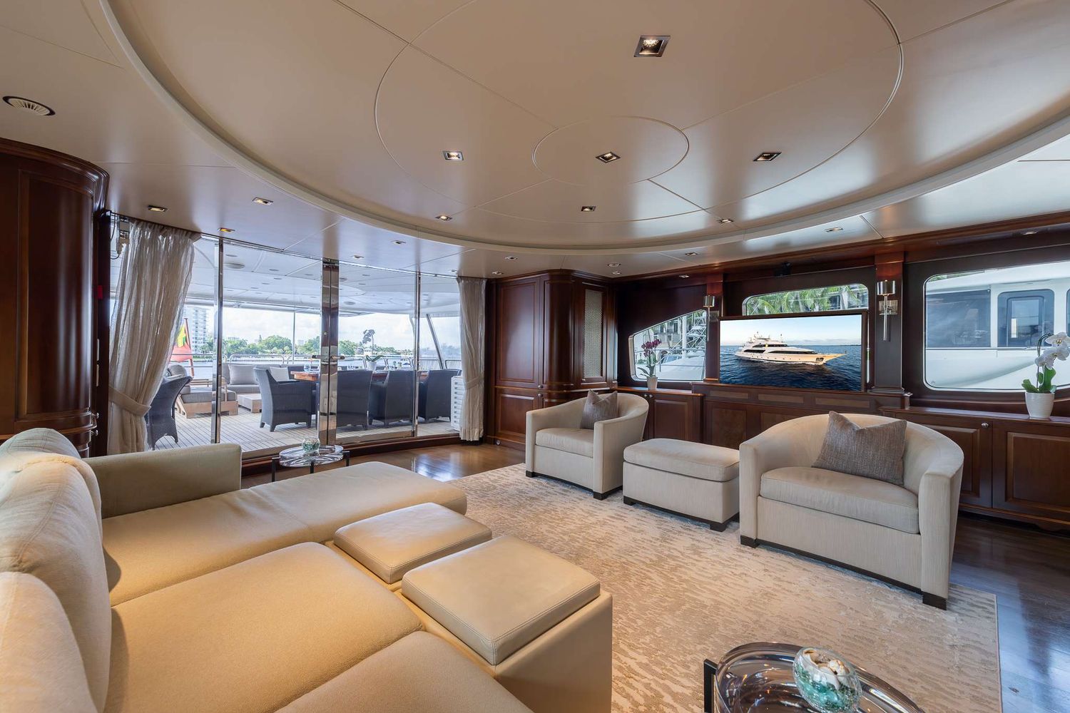 yacht-550786