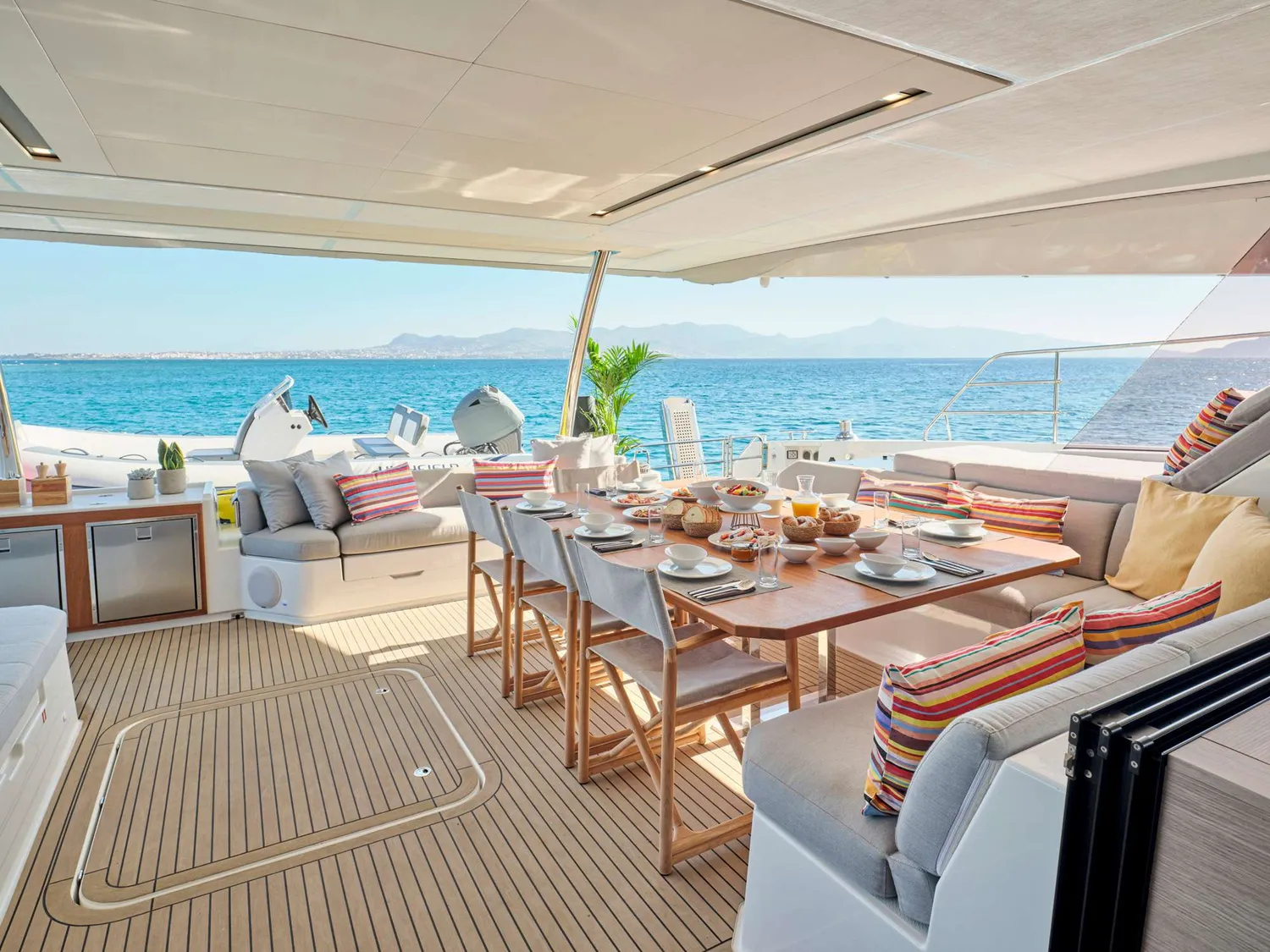 yacht-585671