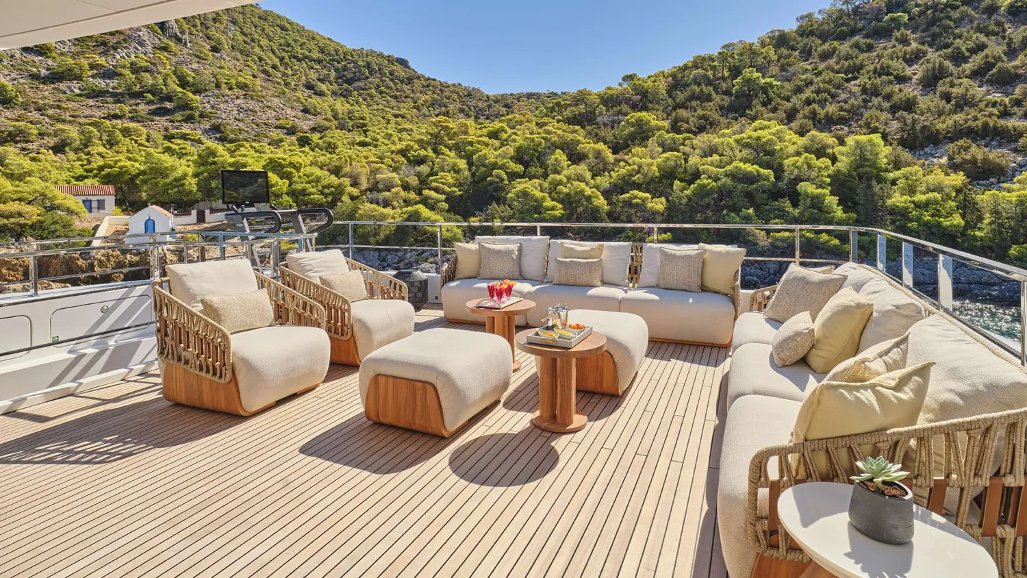 yacht-588918