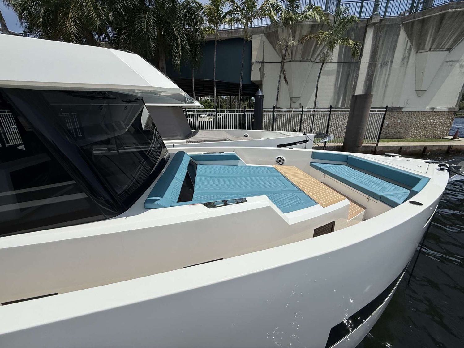 yacht-550635