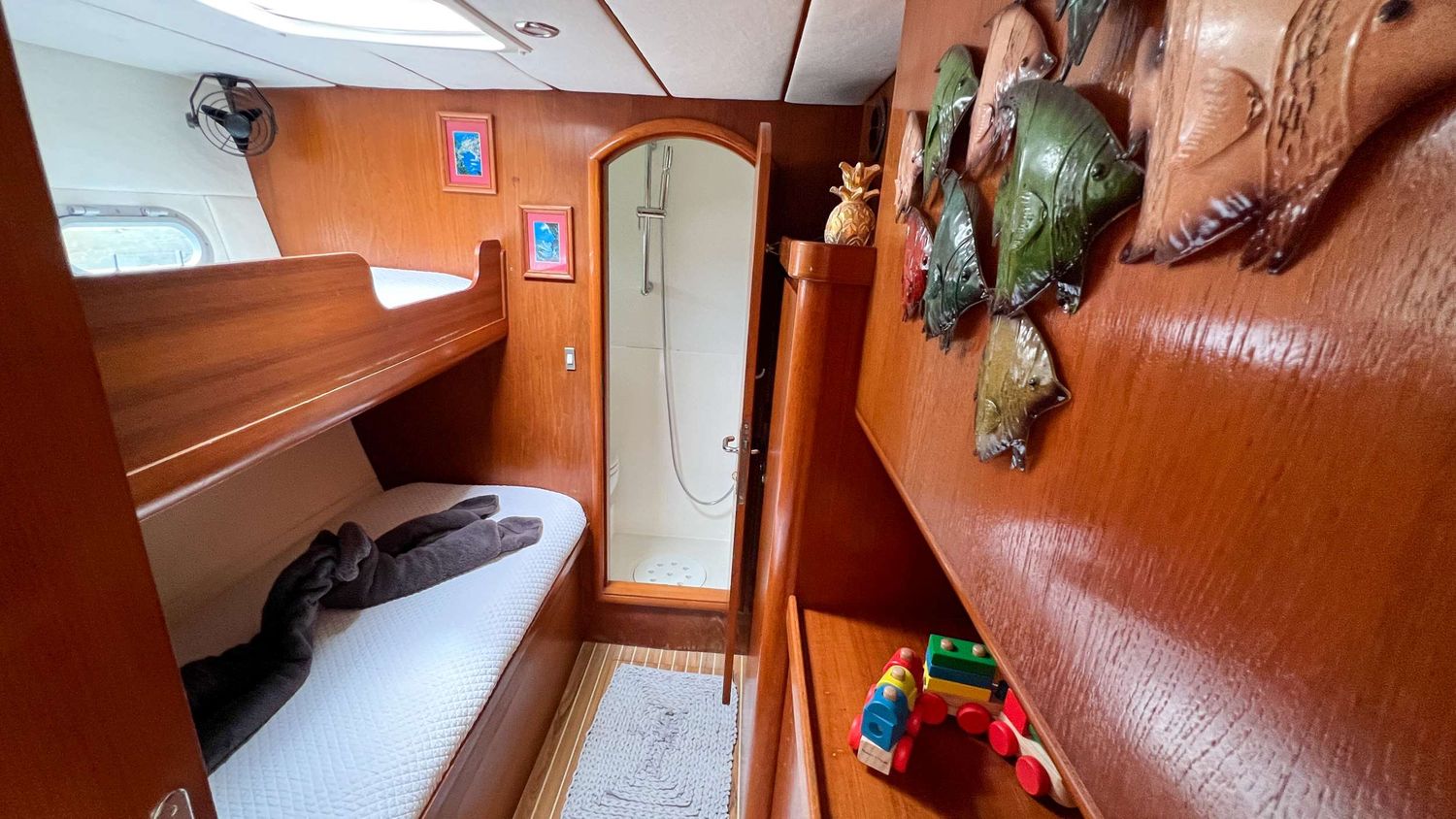 yacht-550432