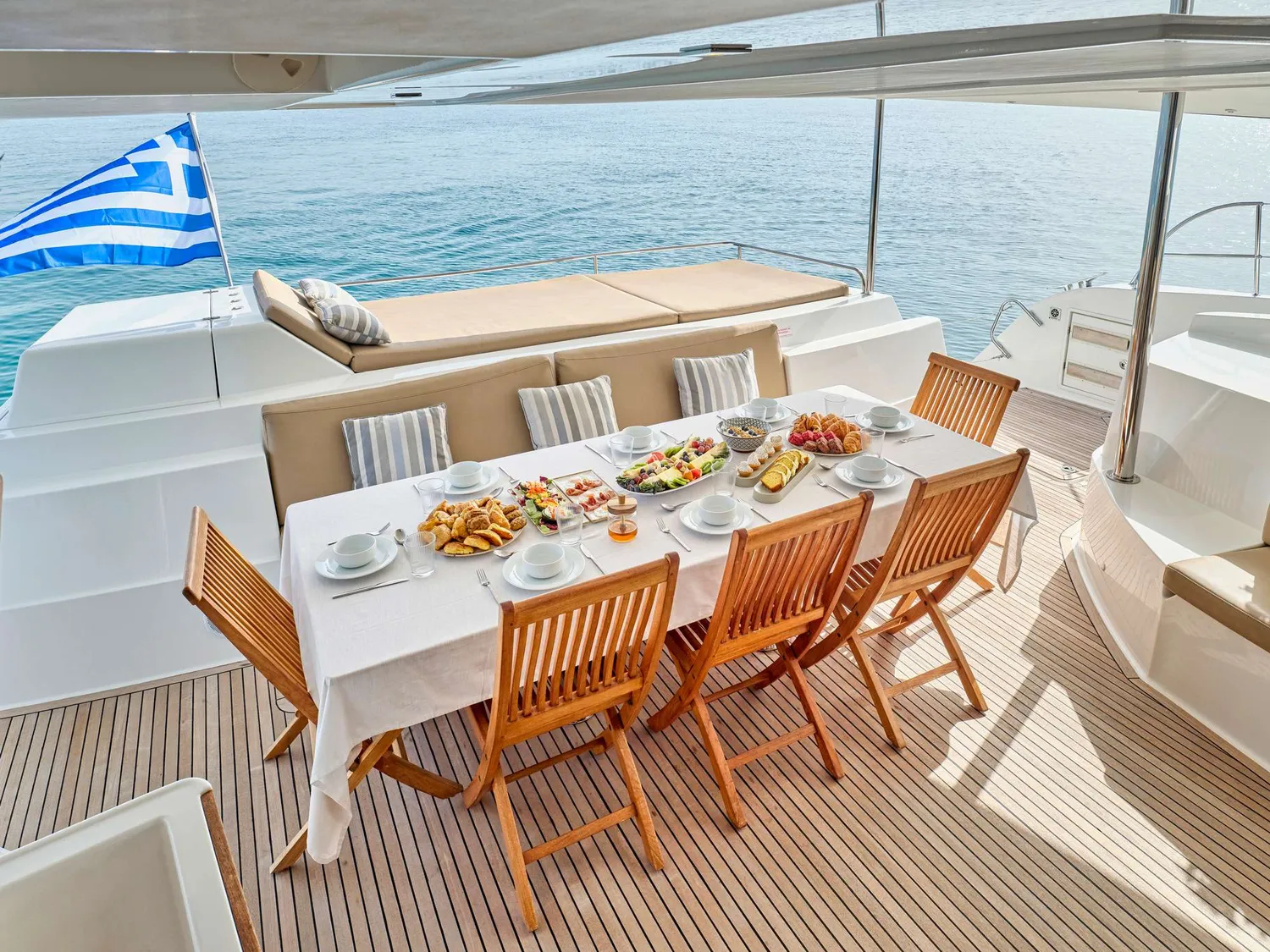 yacht-597938