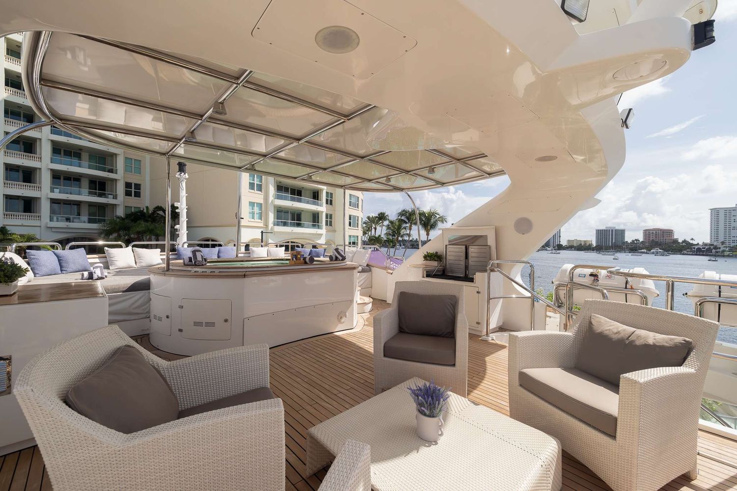 yacht-550787