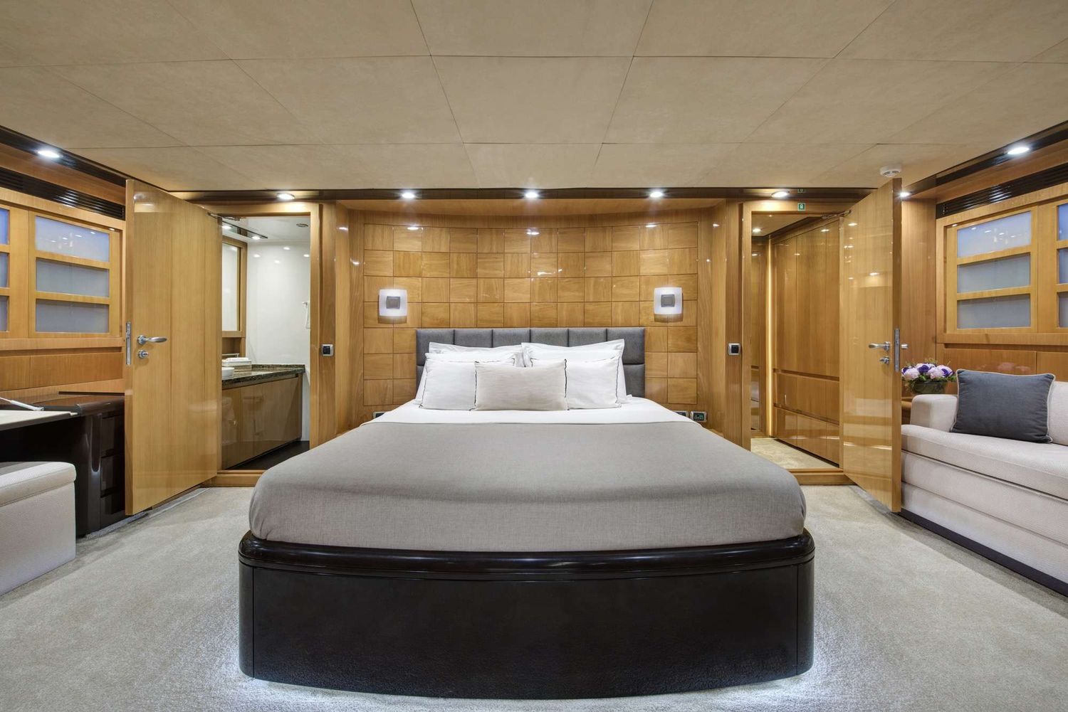 yacht-550687