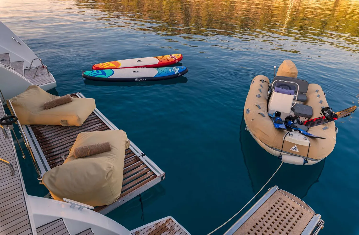 yacht-584267